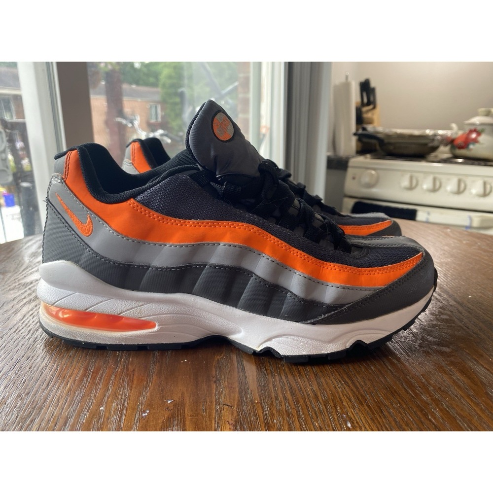 Nike-Air Max 95 Grey Total Orange 7Y fit Women Size 8.5